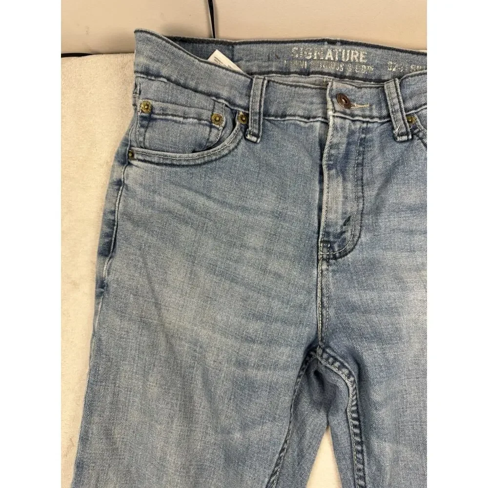 Levis signature by